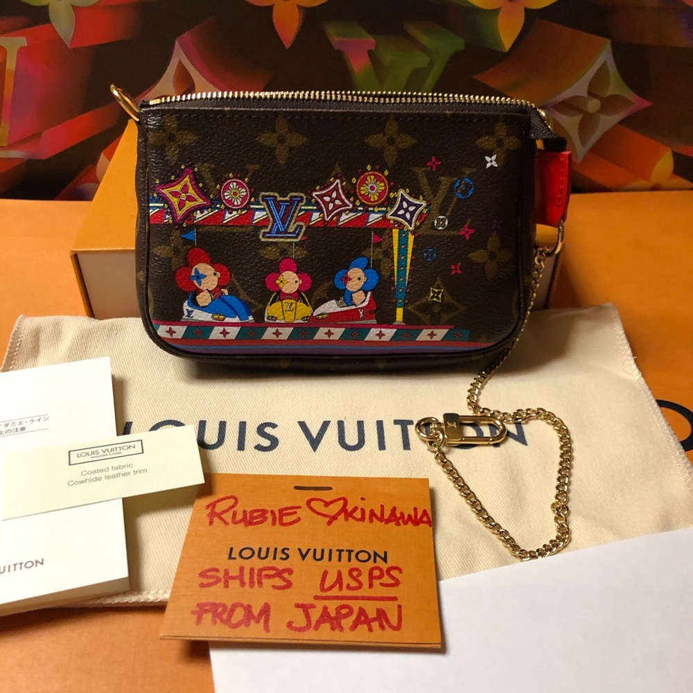 2020 Vivienne Bumper Cars. Mini Pochette Mono